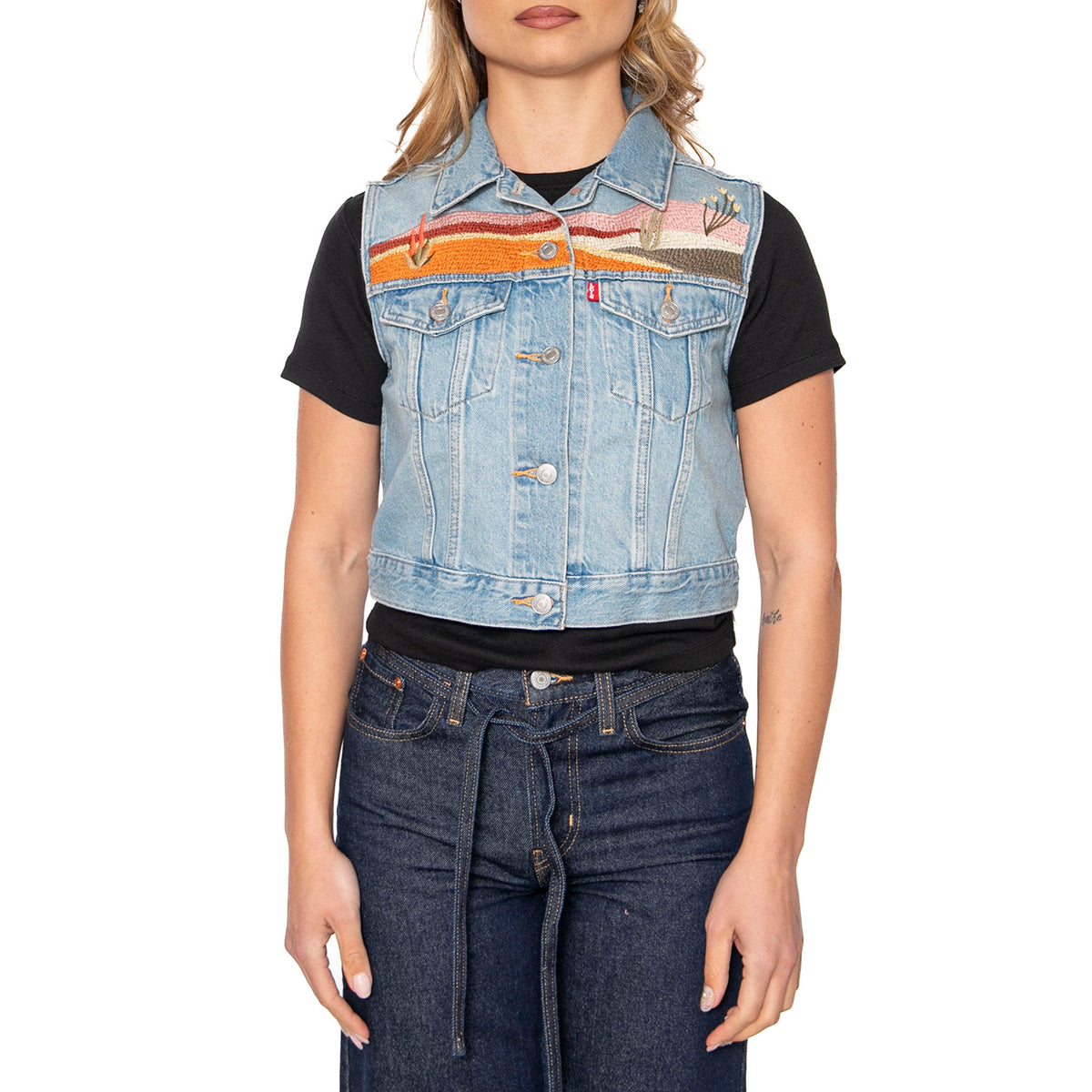Embroidered XS Vest Desert Utopia Trucker - Giacca Smanicata Donna Blu 002A7-0000 . LEVIS 