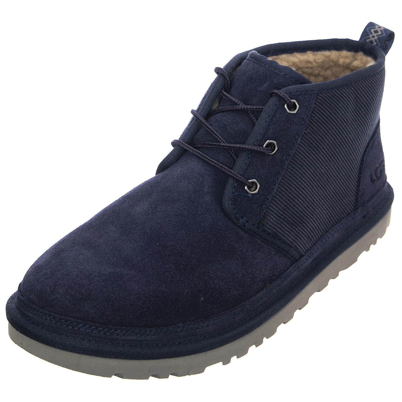  UGMNEUMCDDSP1114196M  UGG 