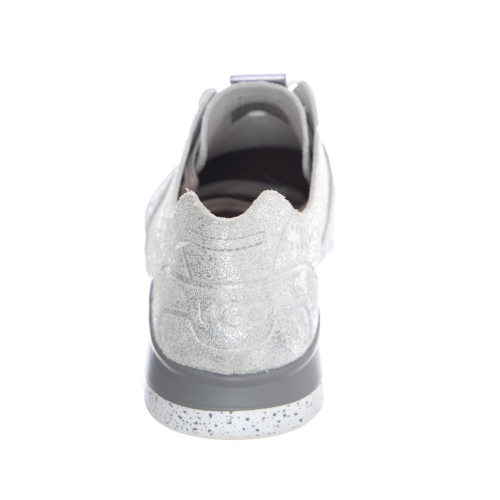  UGSTYESSL1019058W  UGG 