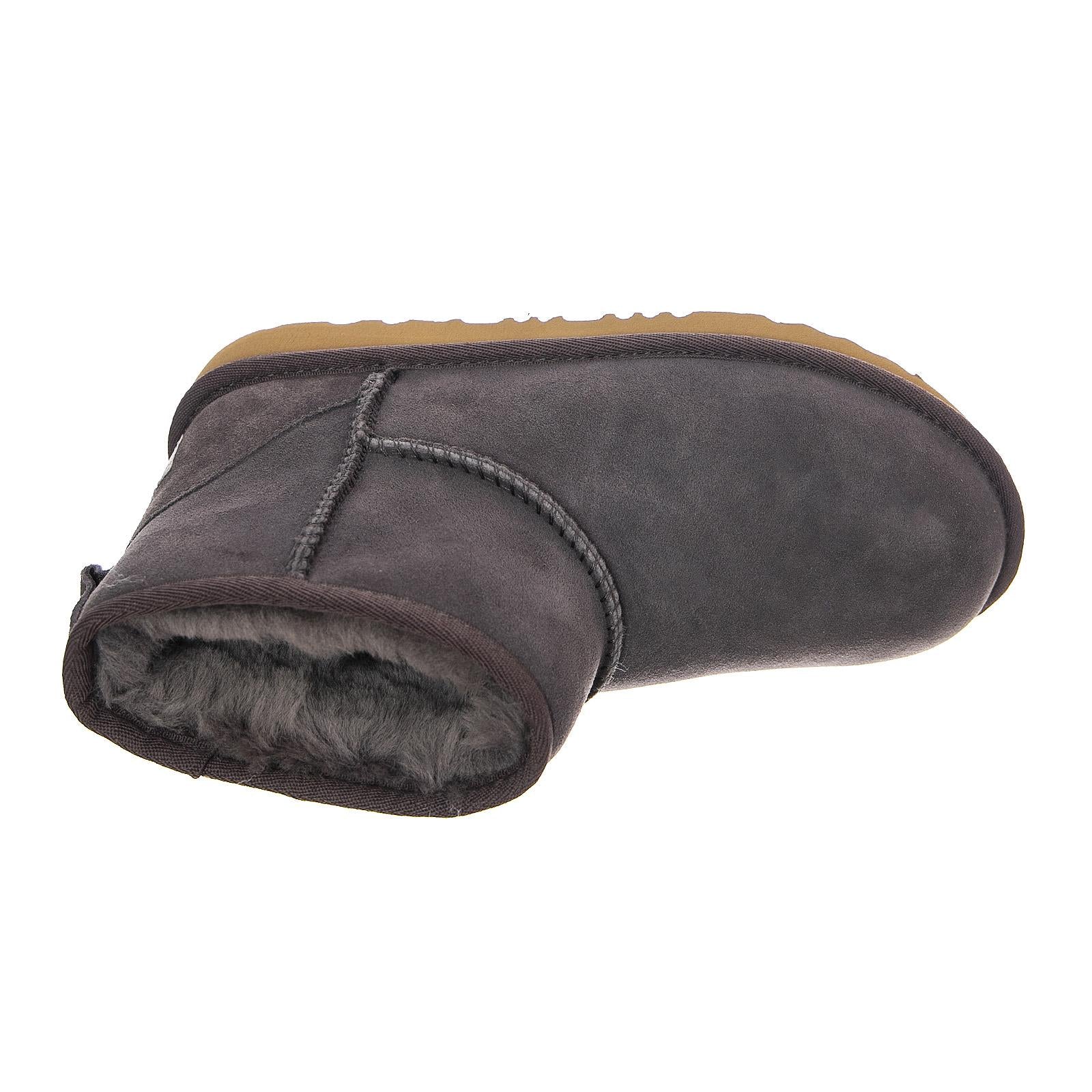  UGKCLMNHT1017715K  UGG 