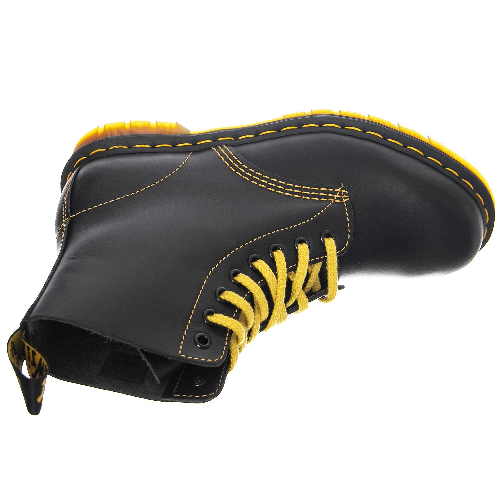  DMSPASCDGAT26243021  DR.MARTENS 