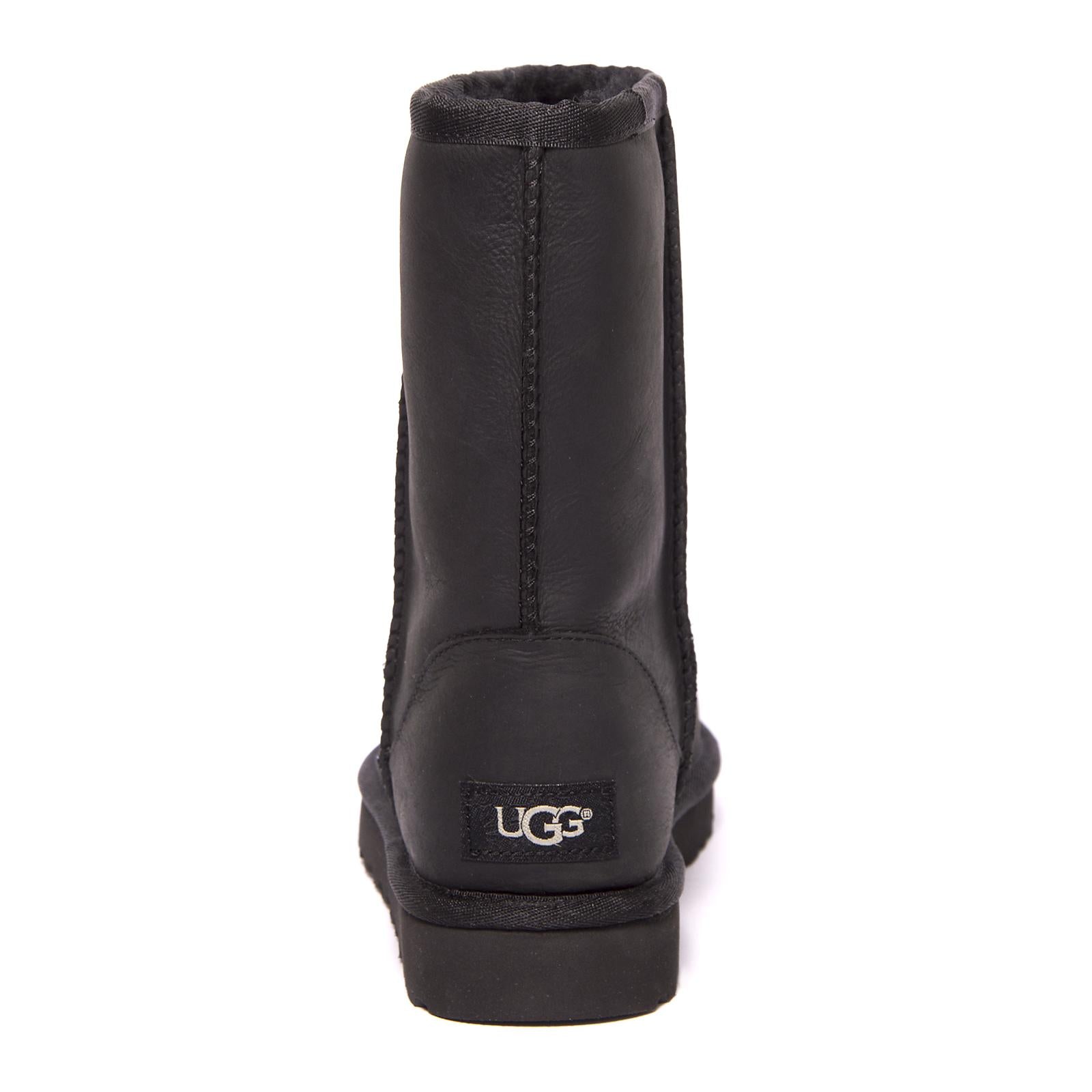 CLASSIC SHORT  LEATHER BLACK WOMEN UGSCLSLEABKW  UGG 