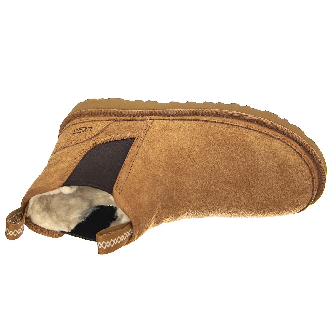  UGMNEUMCCHE1121644M  UGG 