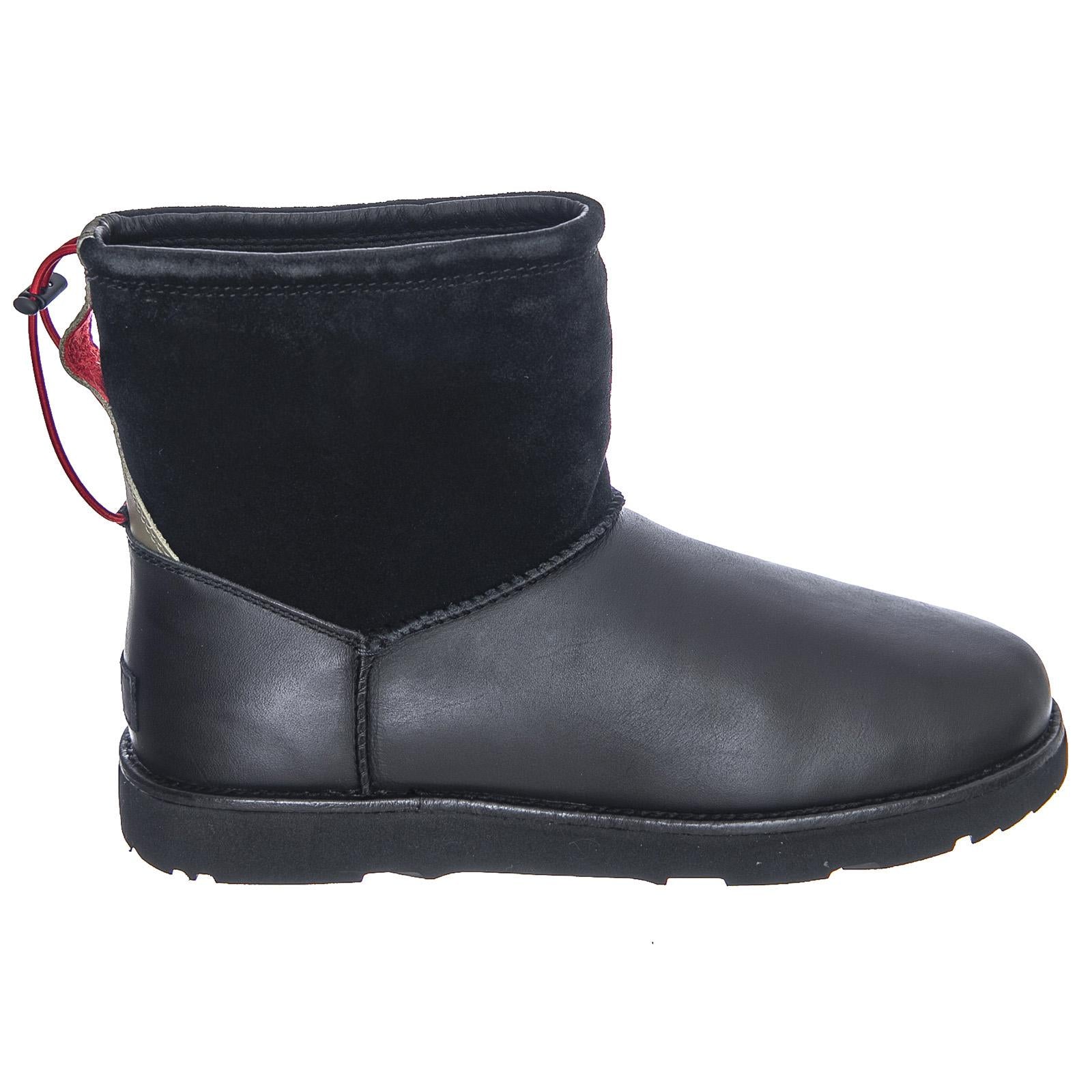  UGMCLTWPBK1017229M  UGG 