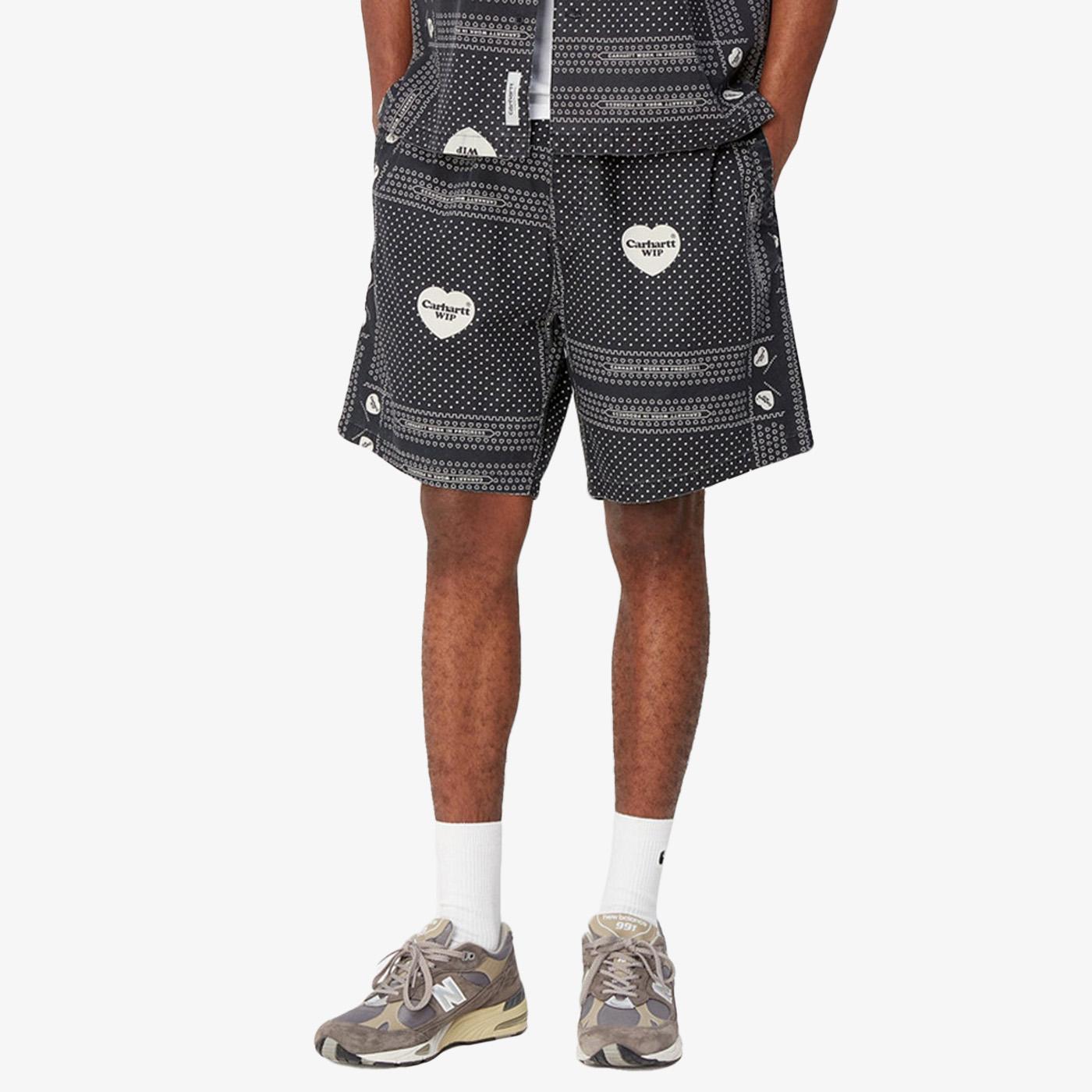 HEART BANDANA SHORT HEART BANDANA PRINT, BLACK - Bermuda Uomo Neri / Multicolore I033076.24MXX . CARHARTT WIP 