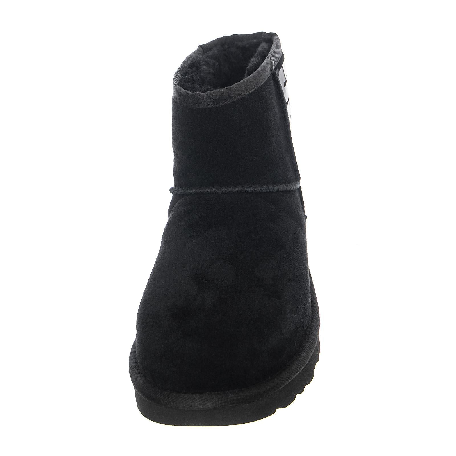  UGSCLMUGRLBK1108231W  UGG 