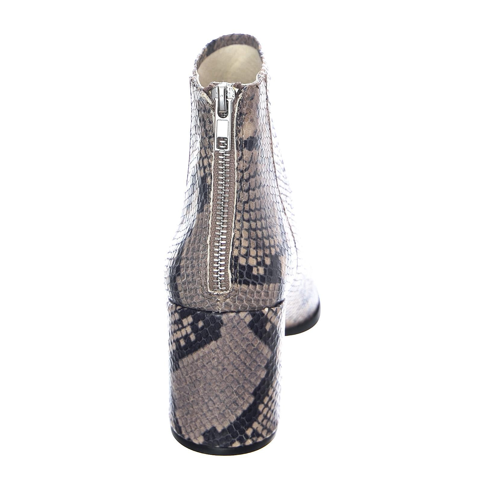  206333_4  STEVE MADDEN 