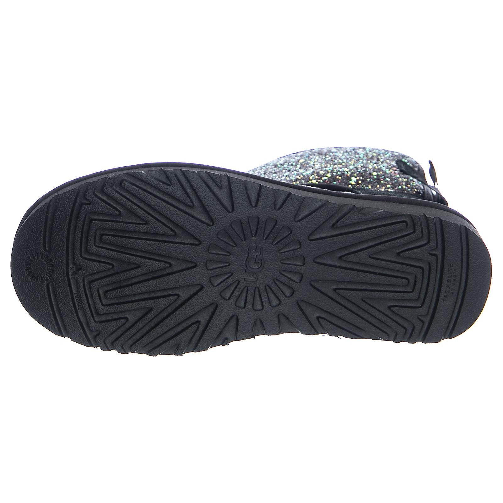  UGSCLMBOWCBK1107073W  UGG 