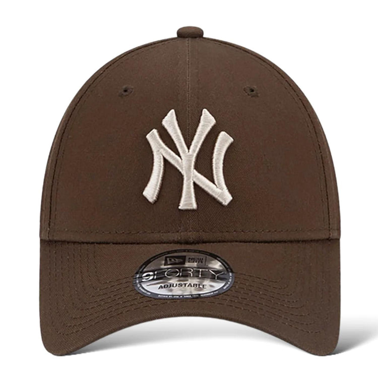League Essential 9Forty New York Yankees Brown Hat - Cappellino con Visiera Marrone 60364455  NEW ERA 