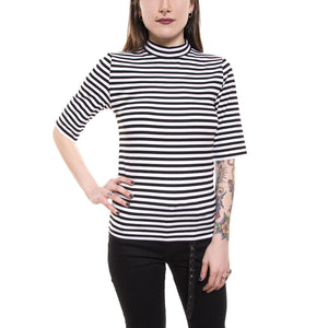 CHATRINE TEE BLACK 121380027-999  MINIMUM 