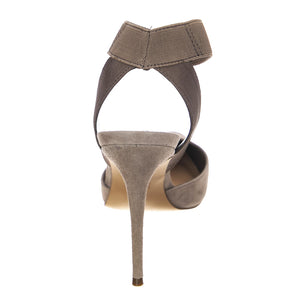  DION01S1  STEVE MADDEN 