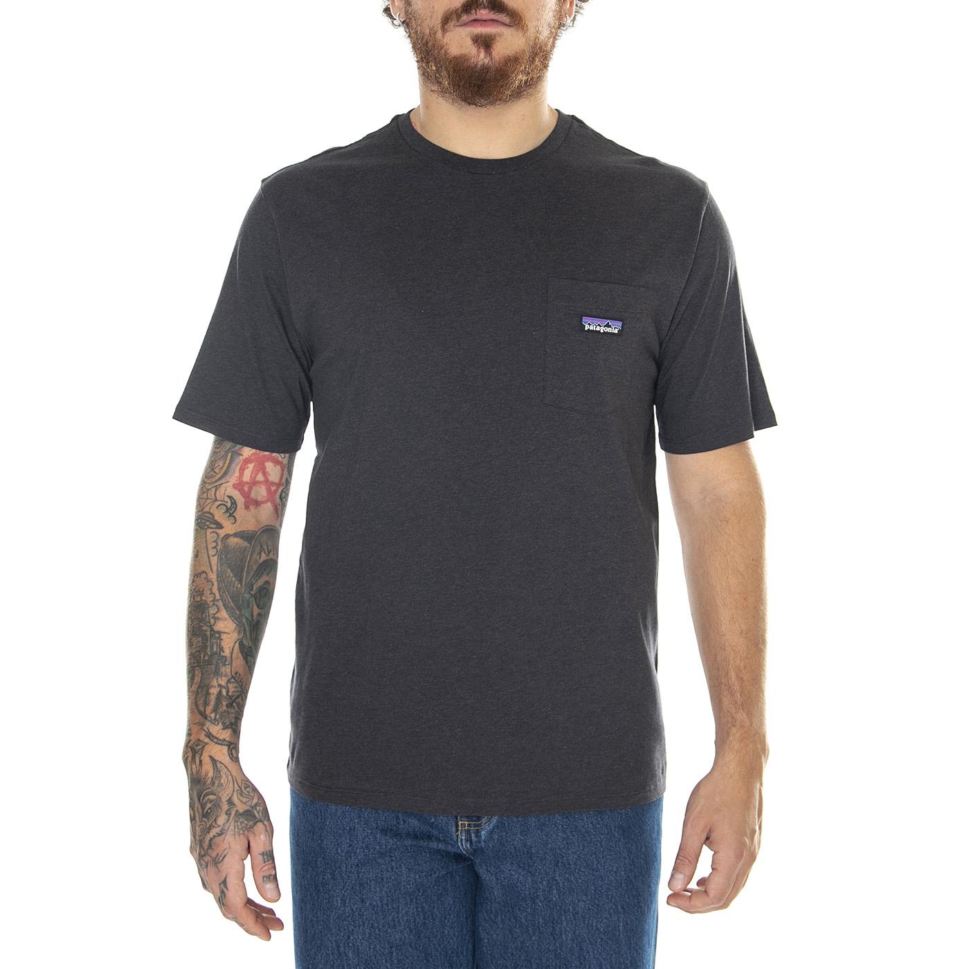 M's Regenerative Organic Certified Cotton LW Pocket Tee Ink Black - Maglietta Girocollo Uomo Grigia 53255-INBK  PATAGONIA 