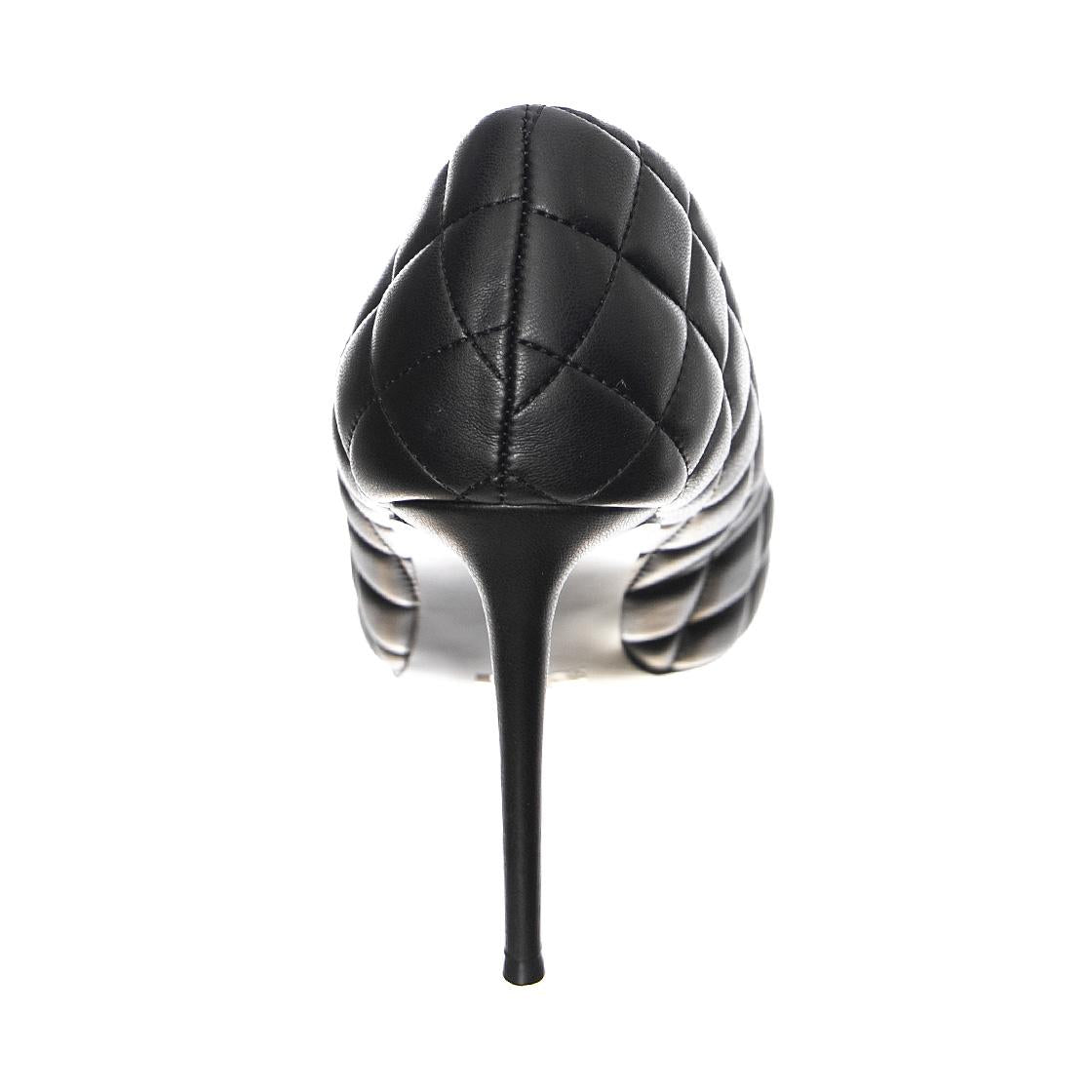  SMSVALAQ-BLK  STEVE MADDEN 