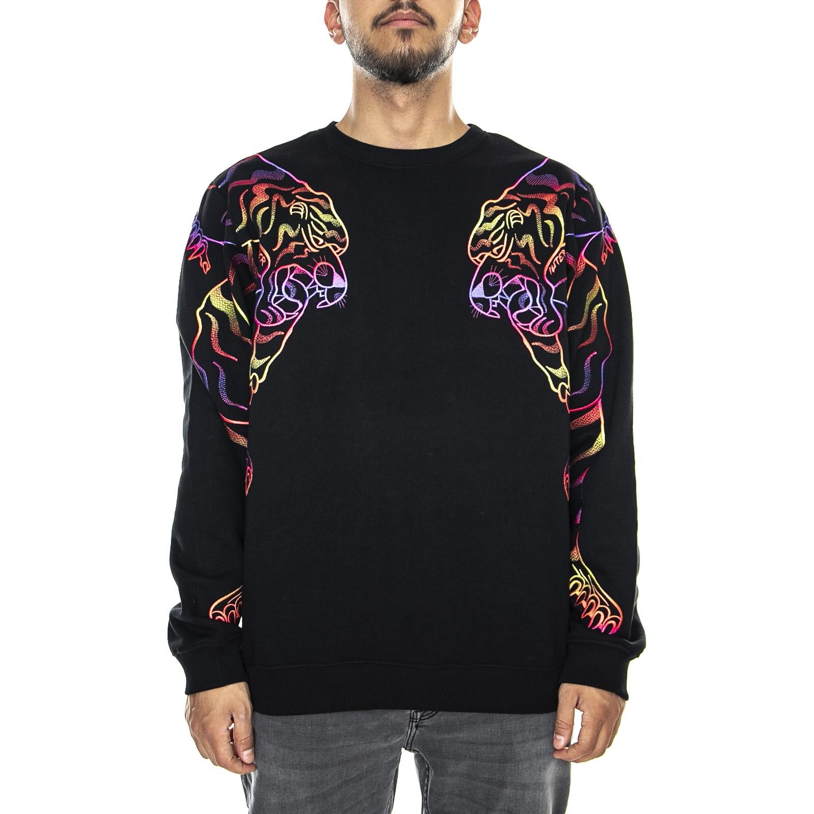  19WISC24-BLACK  IUTER 