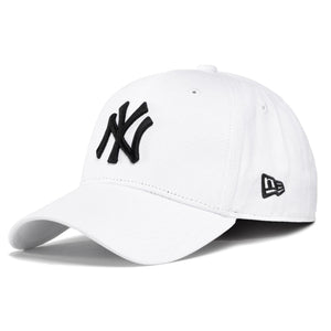 League Essential 9Forty New York Yankees White / Black Cap - Cappellino con Visisera Bianco 10745455  NEW ERA 