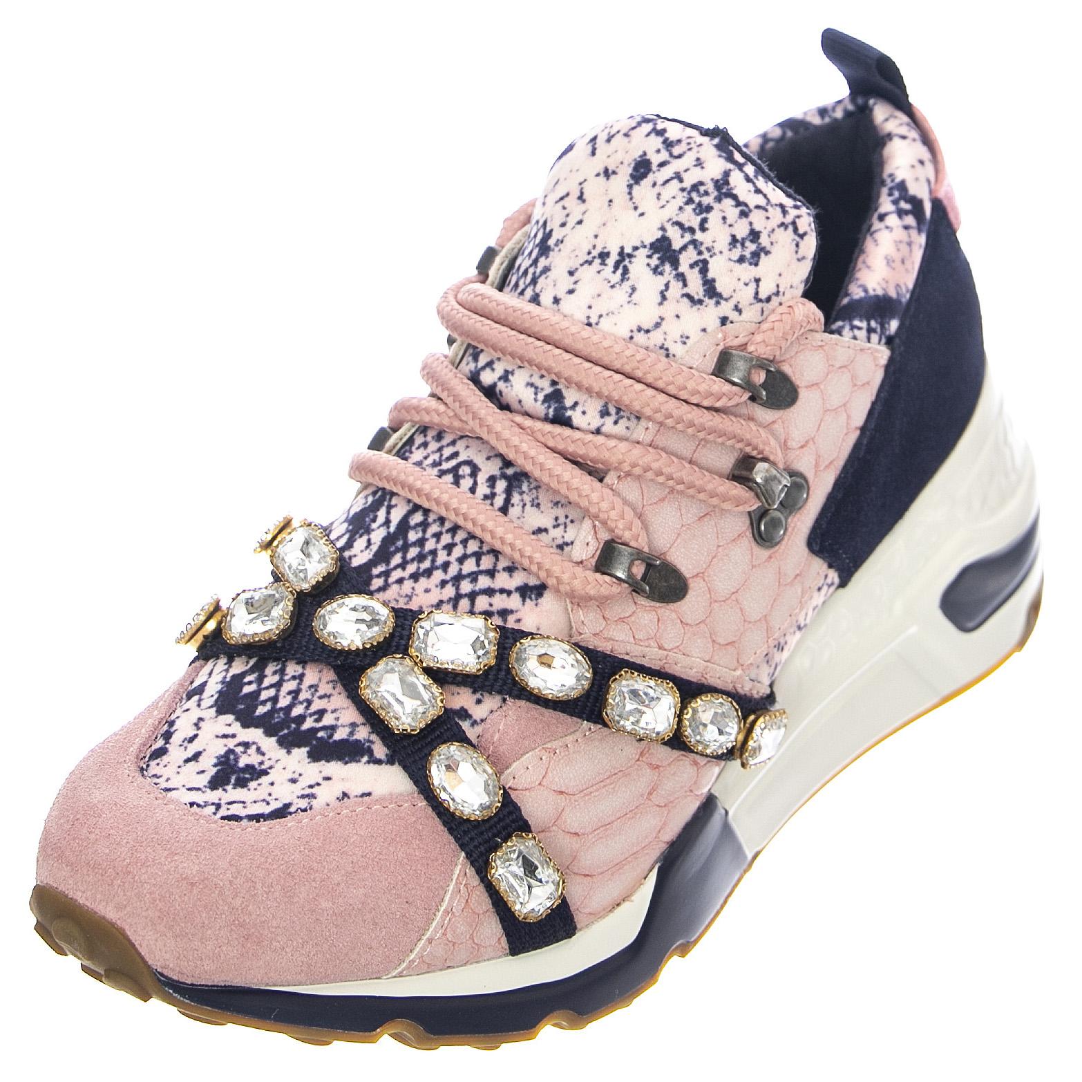  SMPCREDIT-BLSSNK  STEVE MADDEN 