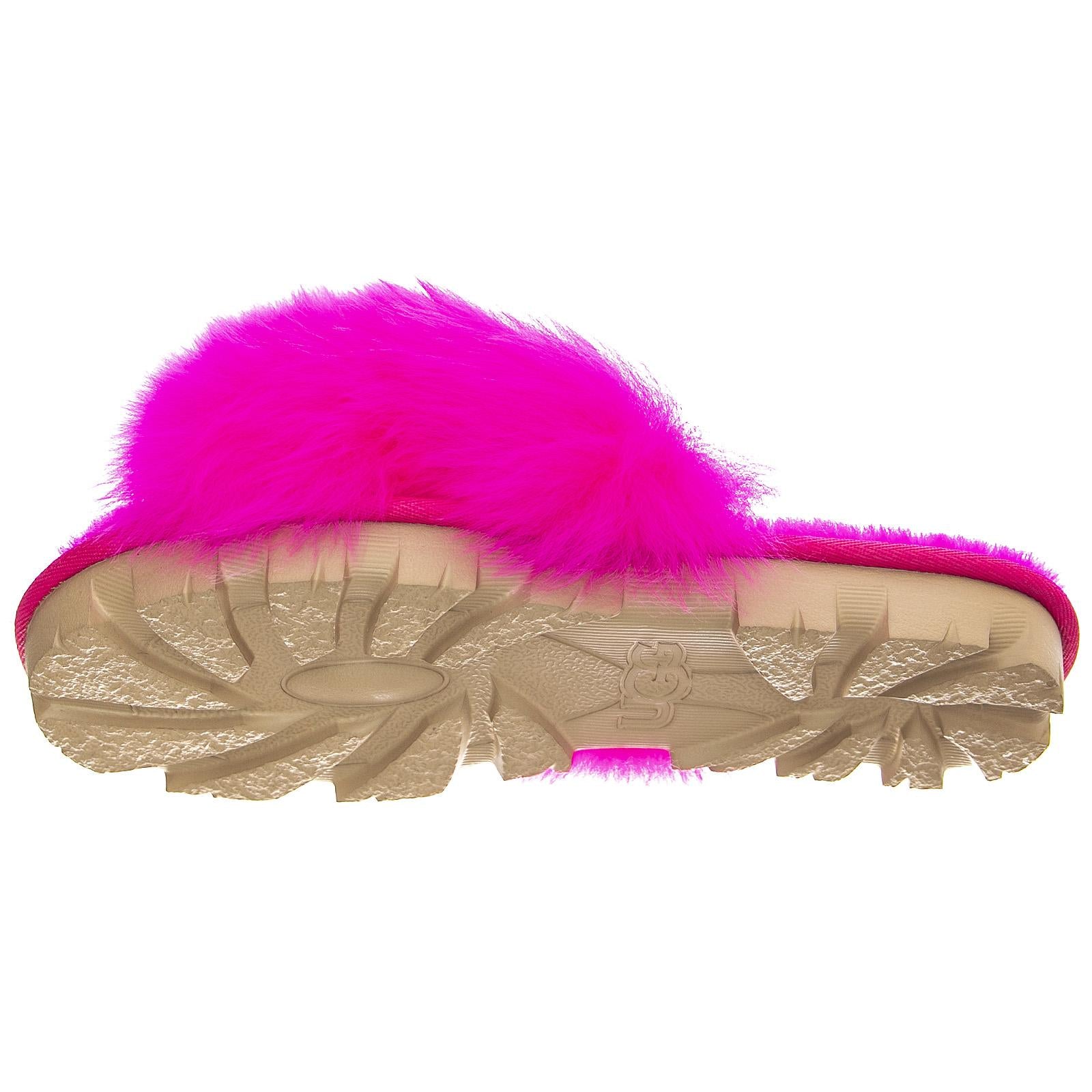  UGSFUZZRCR1108917W  UGG 