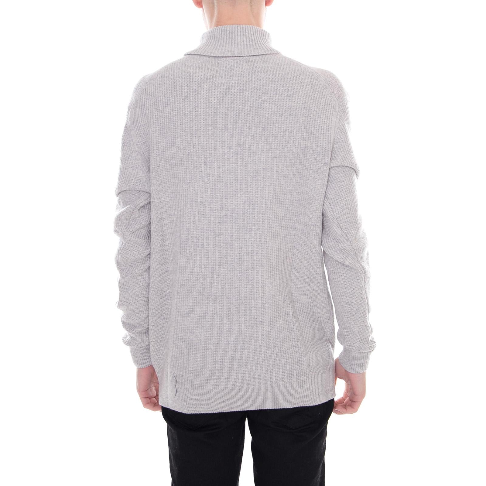  168503167-2002m  MINIMUM 