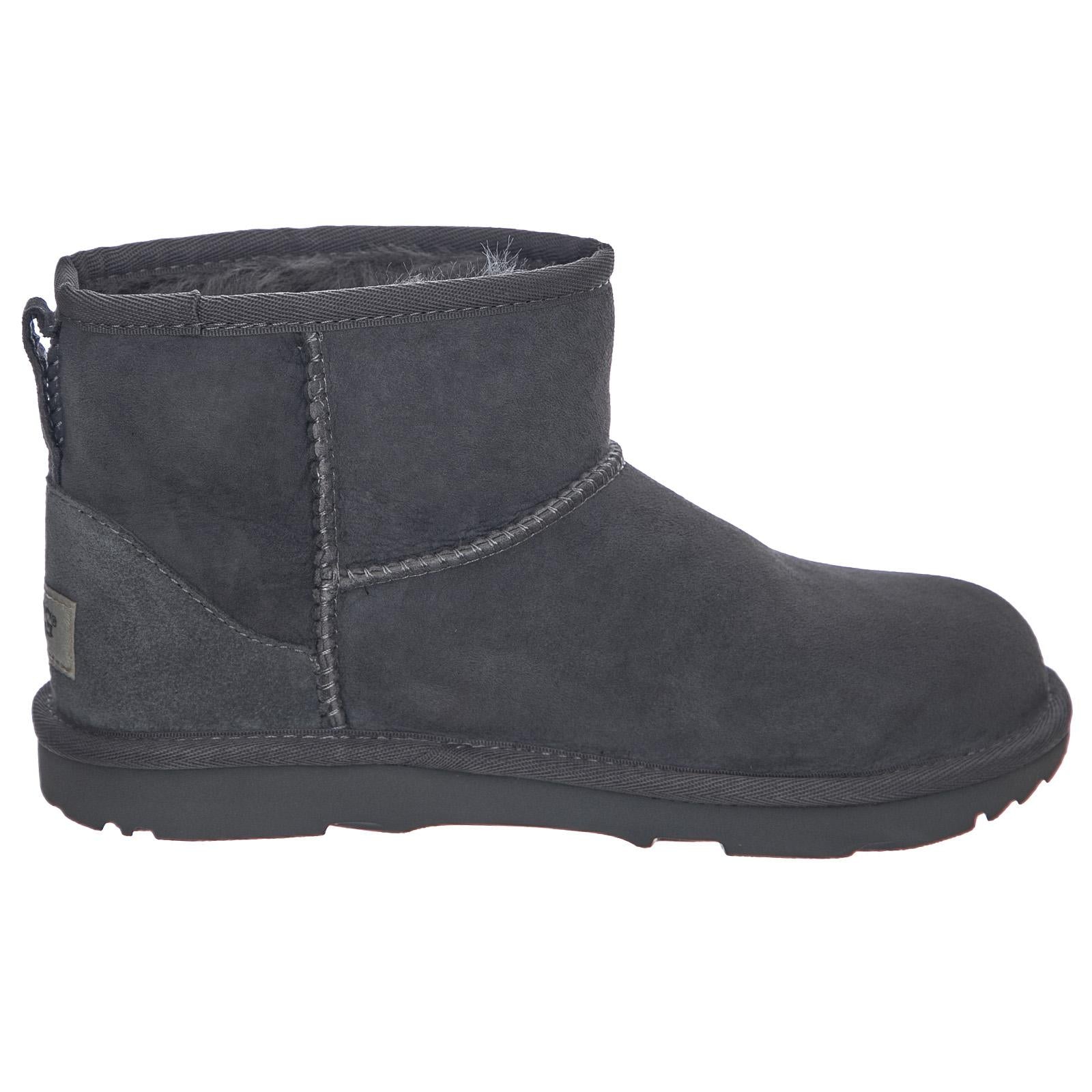  UGKCLMCHA1017715K  UGG 