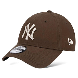 League Essential 9Forty New York Yankees Brown Hat - Cappellino con Visiera Marrone 60364455  NEW ERA 